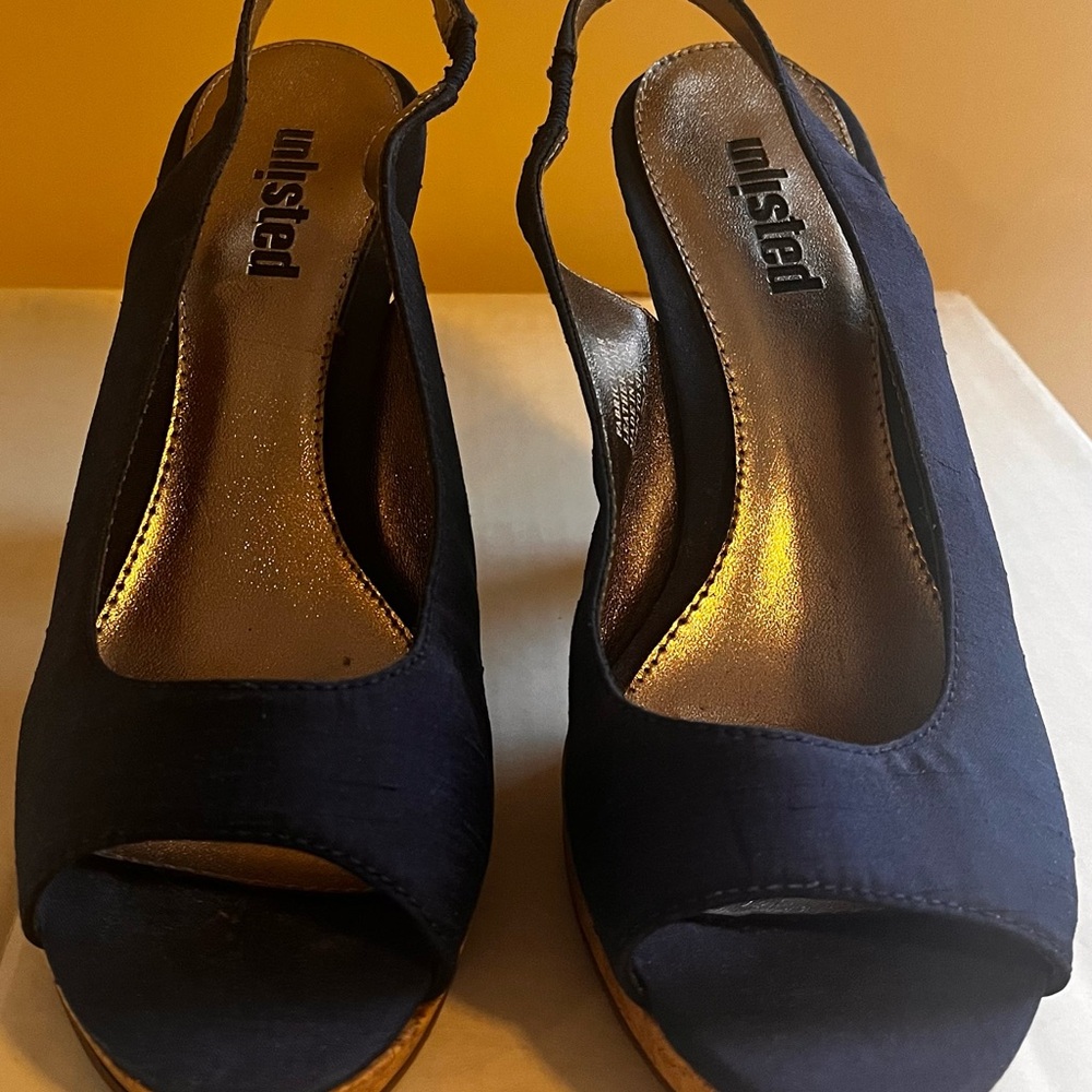Unlisted open toe platform heel